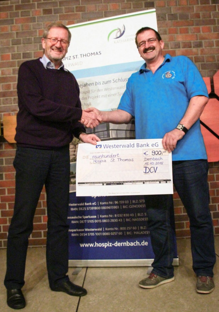 300dpi_Spendenübergabe an Hospiz vlnr Dr. A.Wechsum, A.Zimmermann (C) JensPhotographie